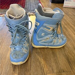 Women's Burton snowboard boots